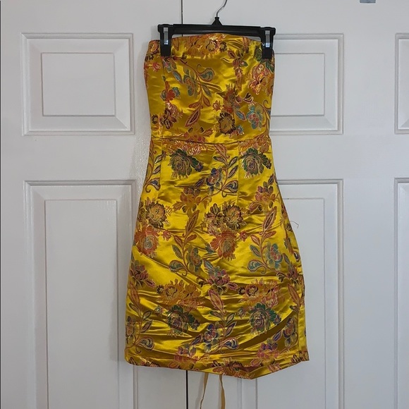 NWT Bandeau Lace Up Back Bodycon Dress - Picture 2 of 3